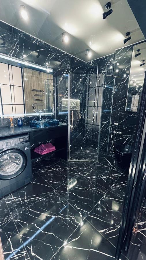 Luxury Design Apartments In The Center Of Kiev Екстериор снимка