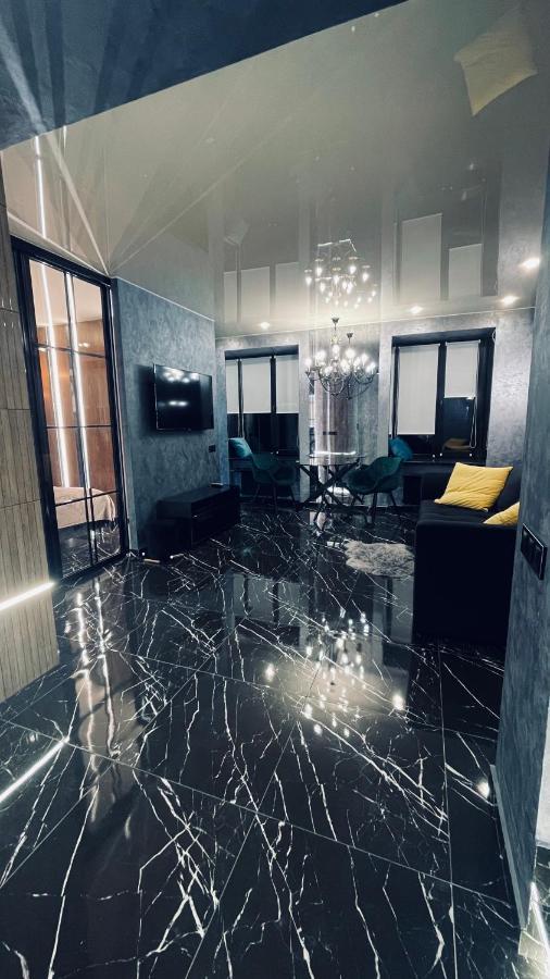 Luxury Design Apartments In The Center Of Kiev Екстериор снимка