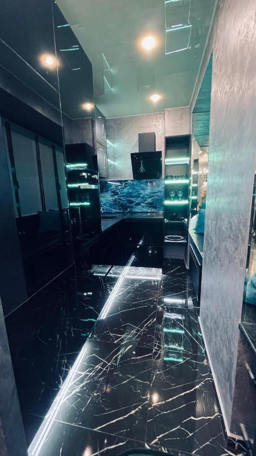 Luxury Design Apartments In The Center Of Kiev Екстериор снимка