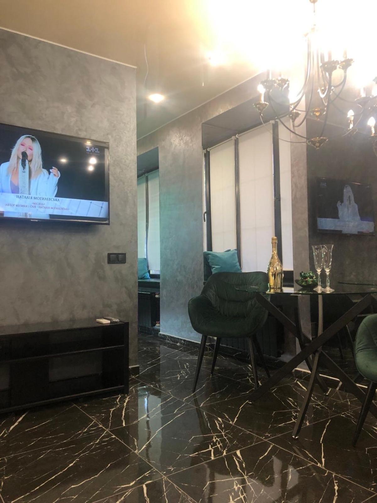Luxury Design Apartments In The Center Of Kiev Екстериор снимка