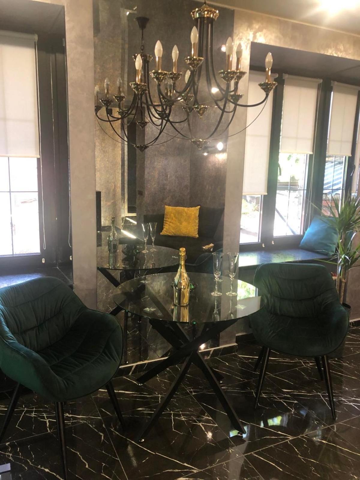Luxury Design Apartments In The Center Of Kiev Екстериор снимка