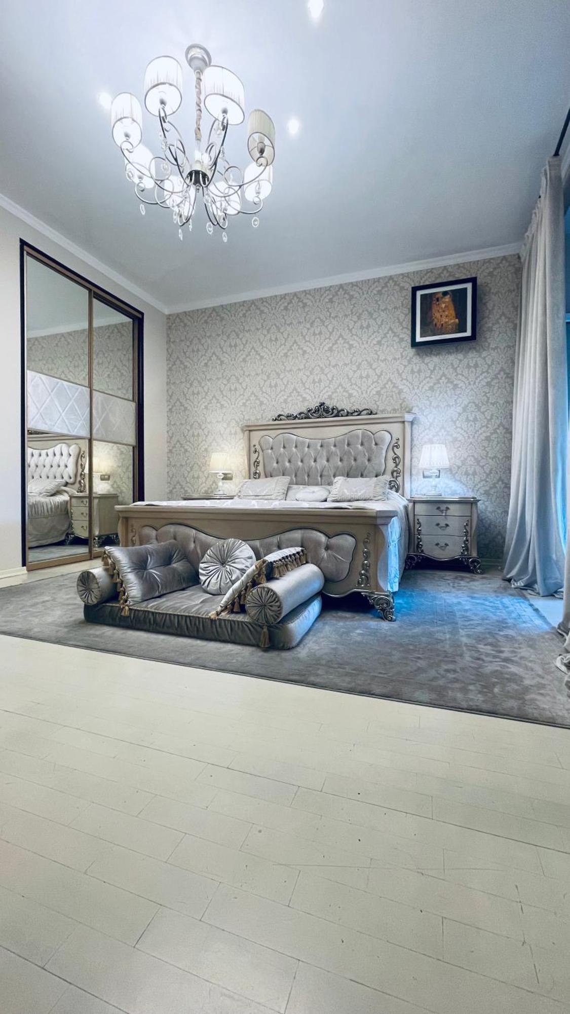 Luxury Design Apartments In The Center Of Kiev Екстериор снимка