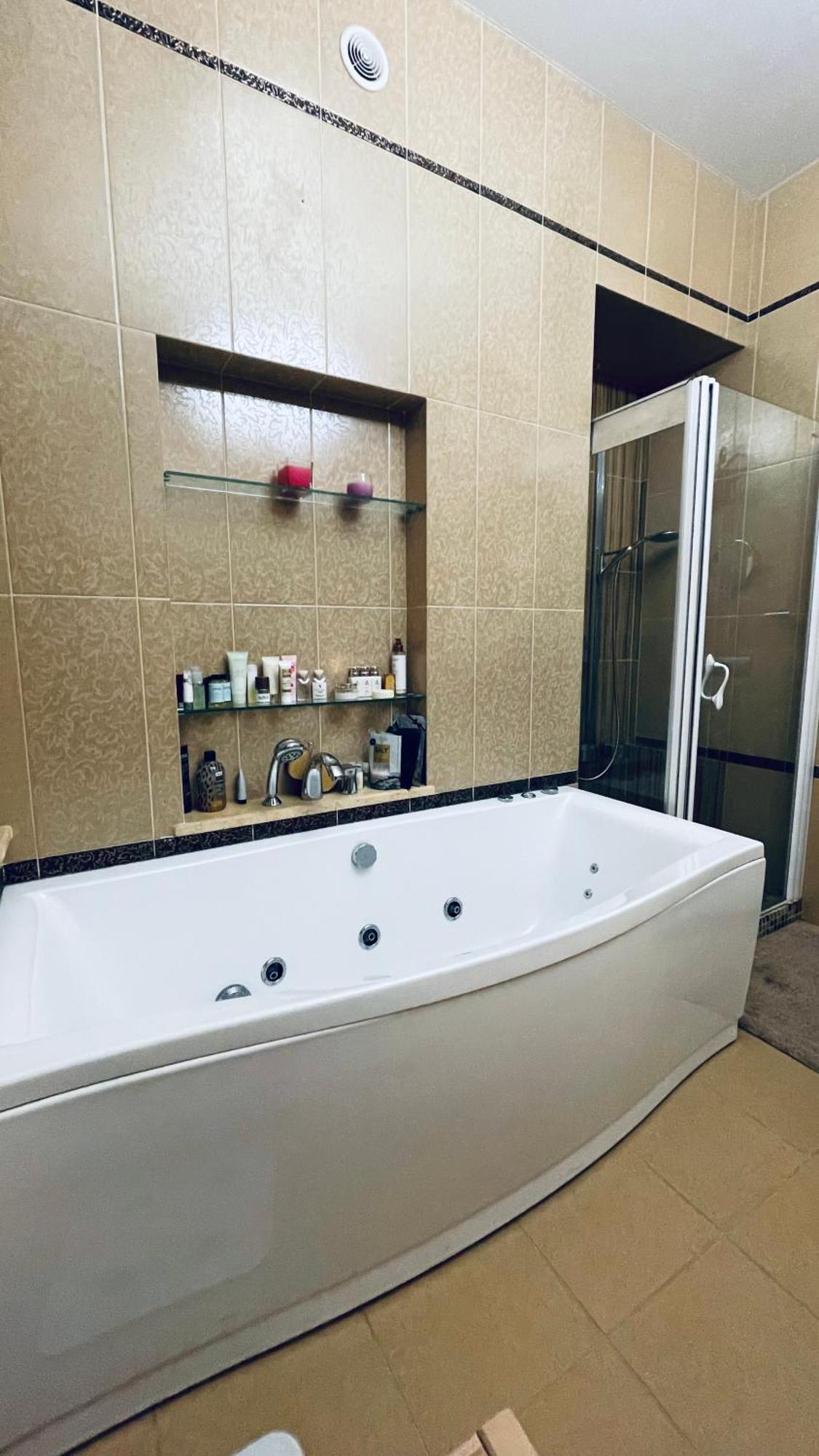 Luxury Design Apartments In The Center Of Kiev Екстериор снимка