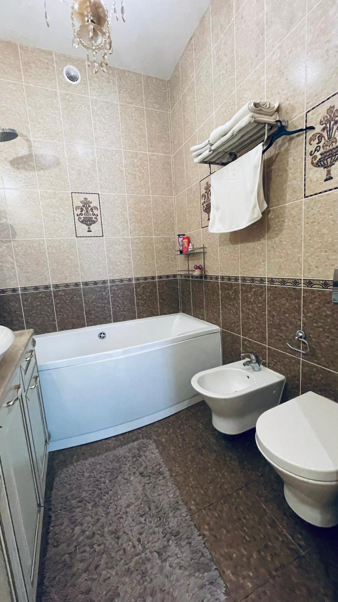 Luxury Design Apartments In The Center Of Kiev Екстериор снимка