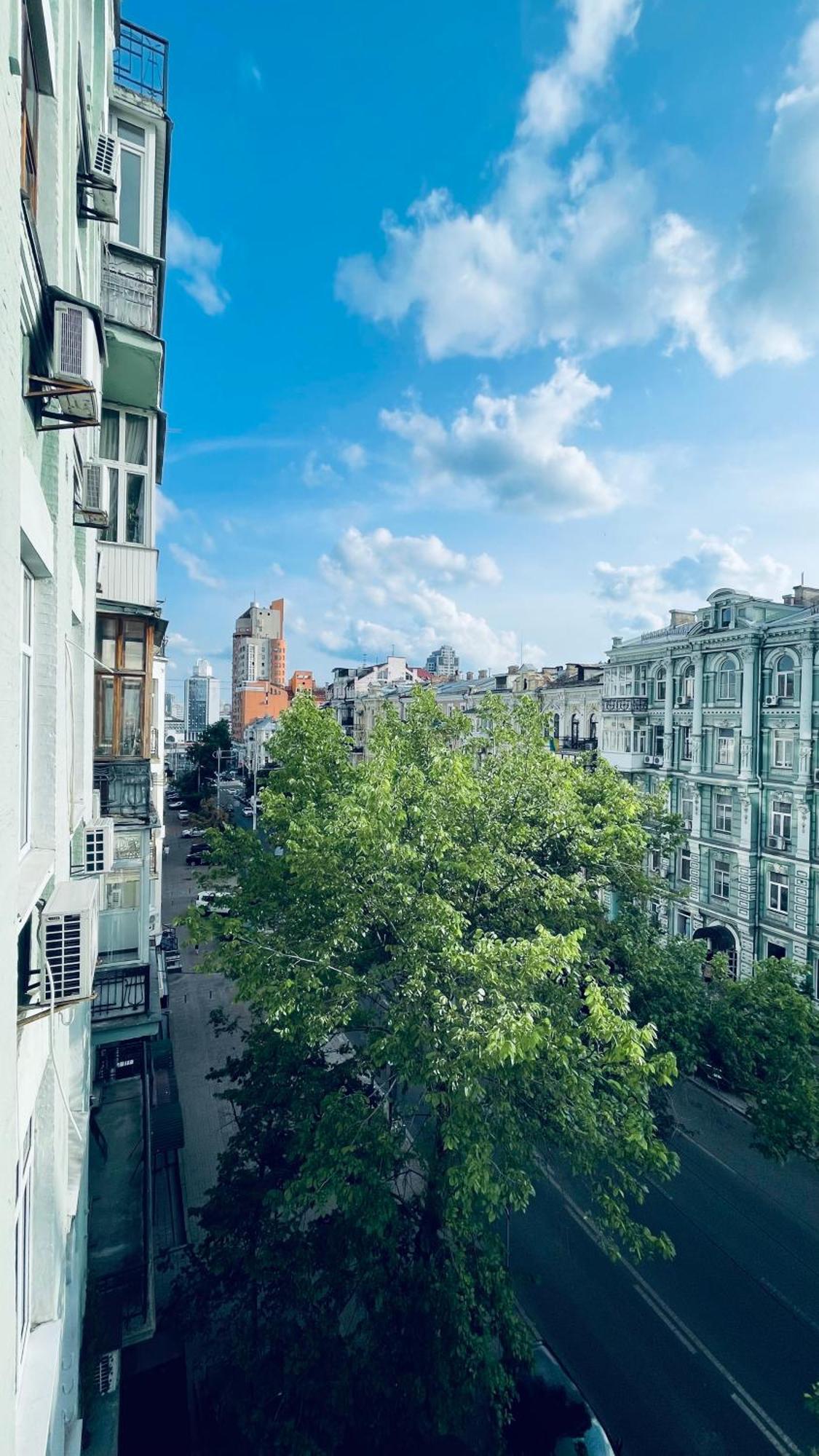 Luxury Design Apartments In The Center Of Kiev Екстериор снимка