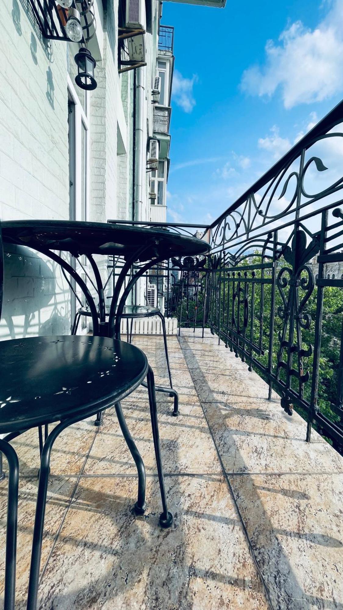 Luxury Design Apartments In The Center Of Kiev Екстериор снимка